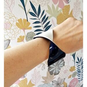Vintage 1970s Twist Cuff Bracelet Blue And White Acrylic